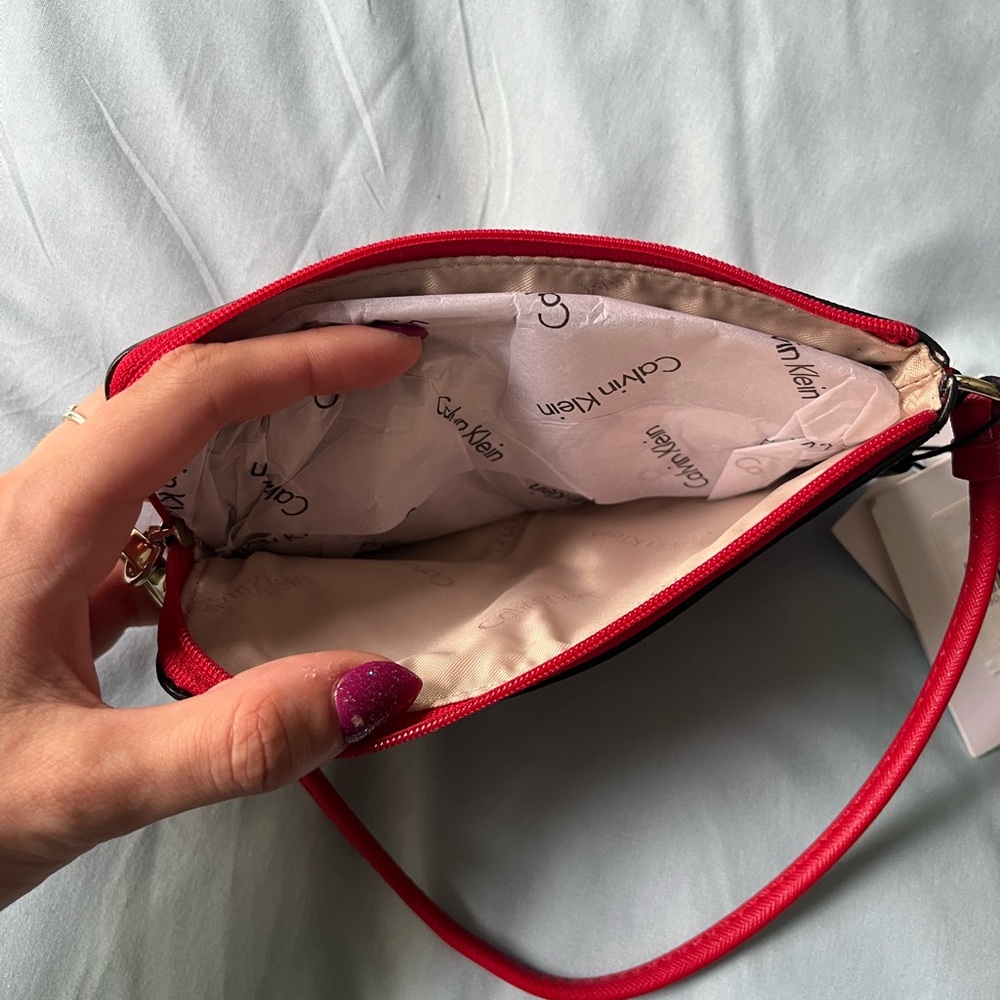 NWT Calvin Klein Leather Wristlet - Picture 7 of 7